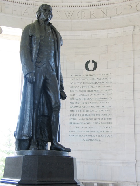 Jefferson_Memorial_with_Declaration_preamble